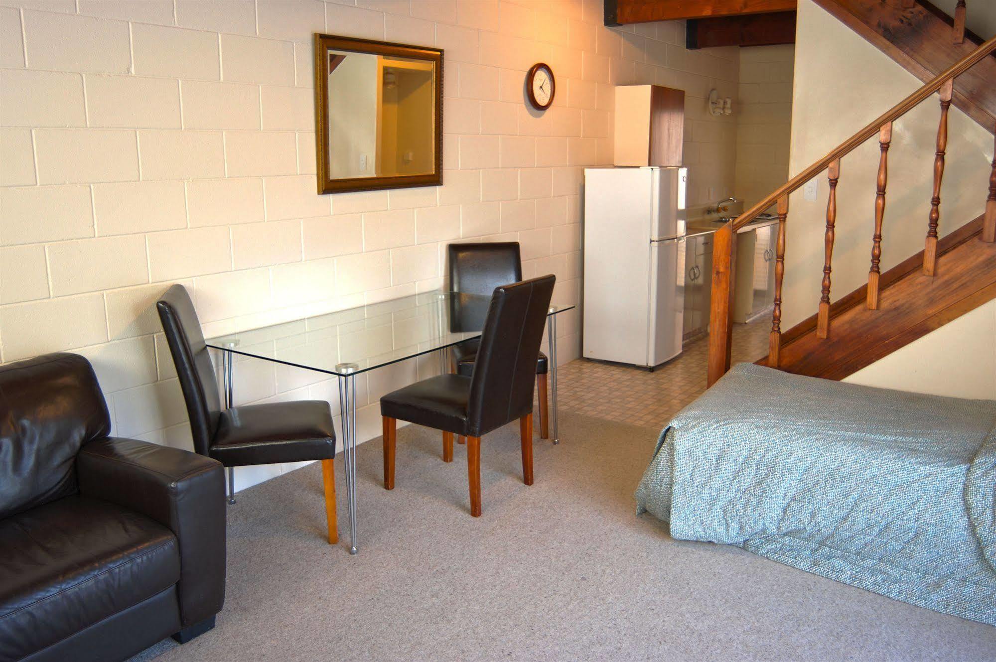 Barcelona Motel Taupo Exterior photo
